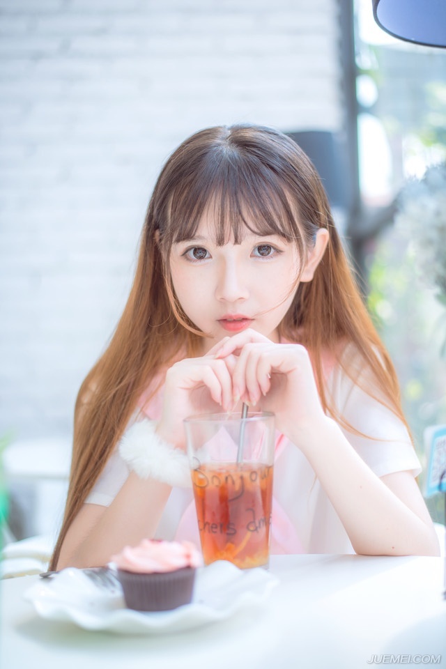 “哼，吕布乃逆贼，天下人人得而诛之，尔乃他麾下爪牙，我怎样做，都不为过。”刘璝冷哼一声道。